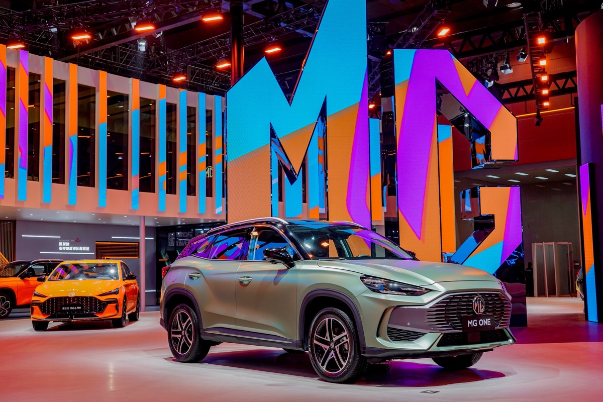 MG ONE潮型双子高调刷颜值，MG Cyber、XPOWER秀出“大动作”