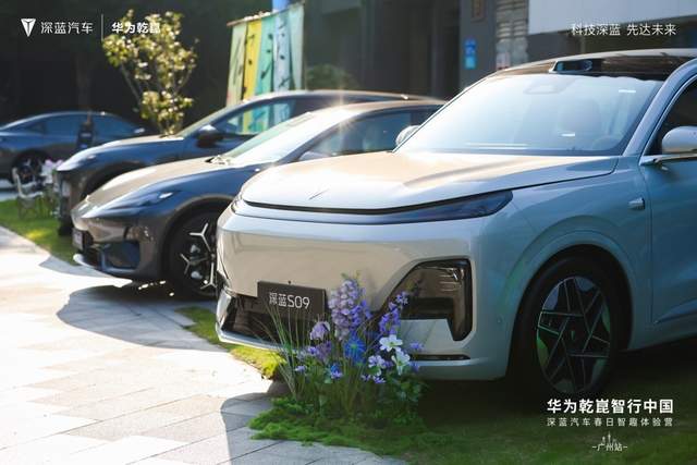 深蓝三车试驾体验：华为乾崑智驾到底好不好用