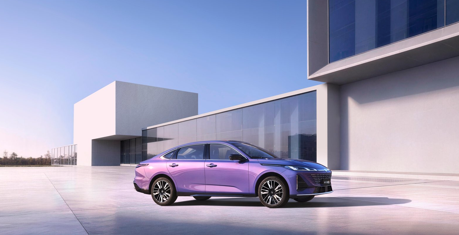 百公里油耗实测最低1.6L长安蓝鲸超擎混动，到底有多能打？